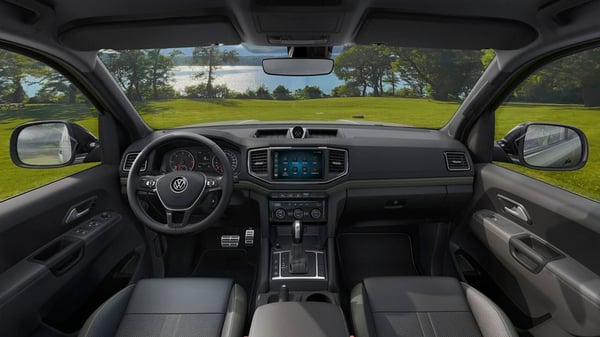 AMAROK V6 EXTREME INTERIOR 