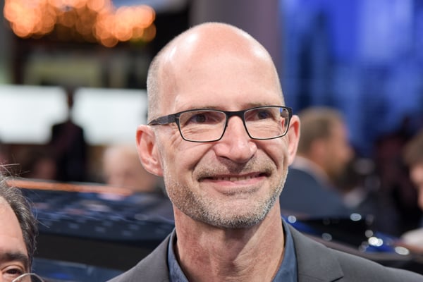 blog-continental-motores-Nueva-imagen-Volkswagen-Klaus-Bischoff-diseñador-de-la-marca-explica-que-la-hace-tan-especial-uno