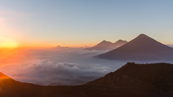 blog-continental-todos-debemos-escalar-un-volcan-alguna-vez-en-la-vida-conoce-como-prepararte-dos